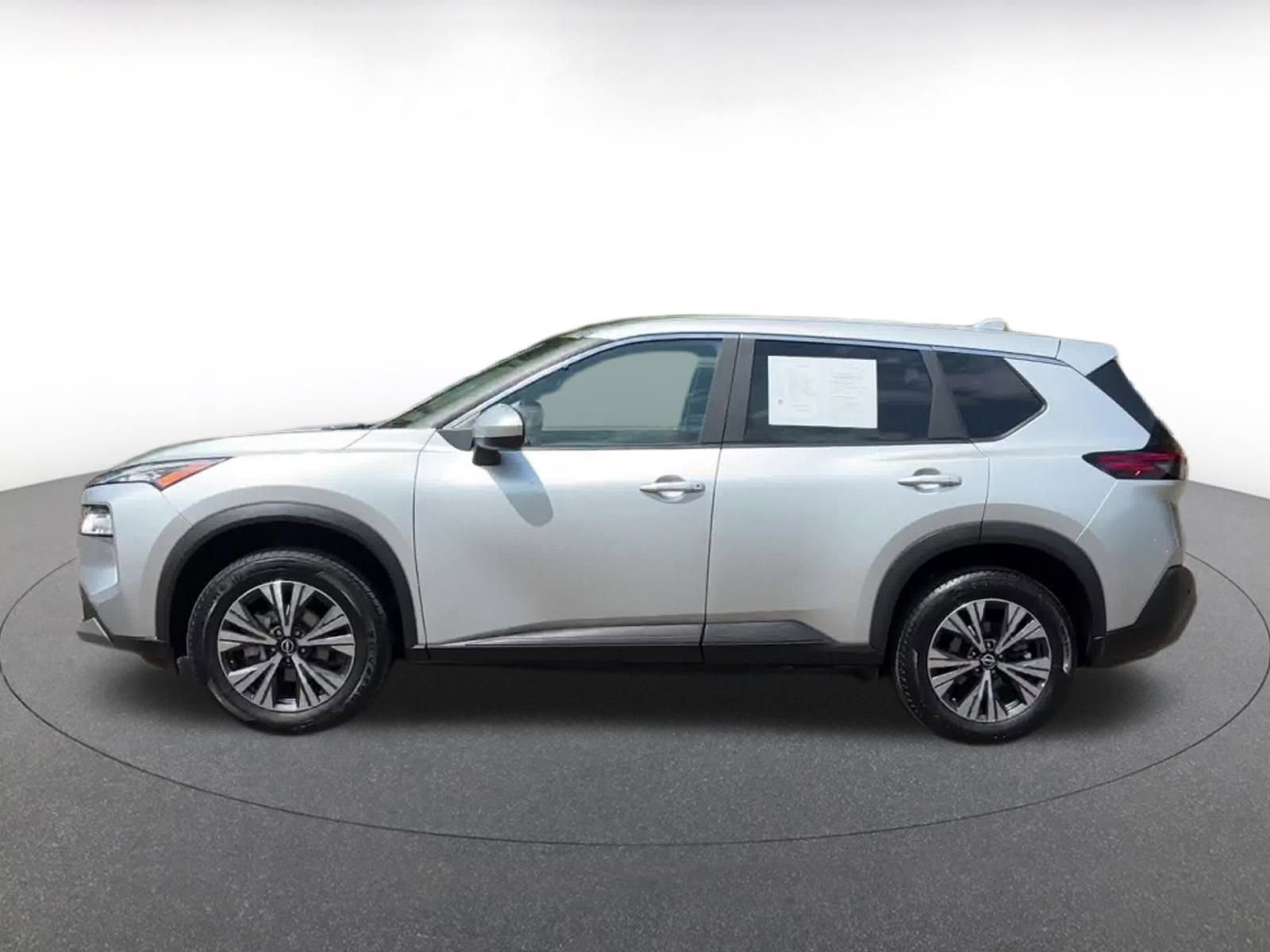 Thumbnail: 2023 Nissan Rogue - 9