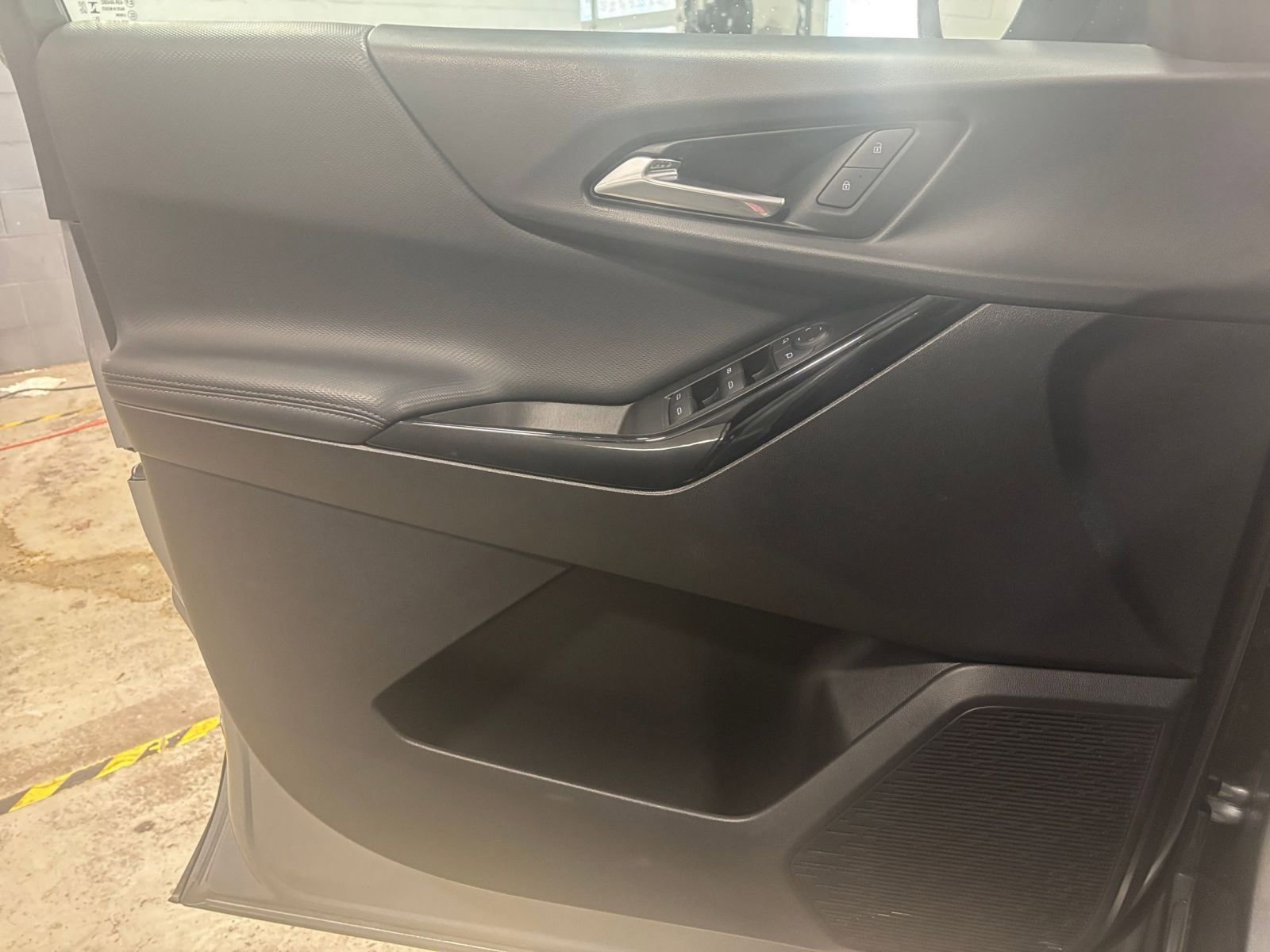 Thumbnail: 2025 Chevrolet Equinox - 21