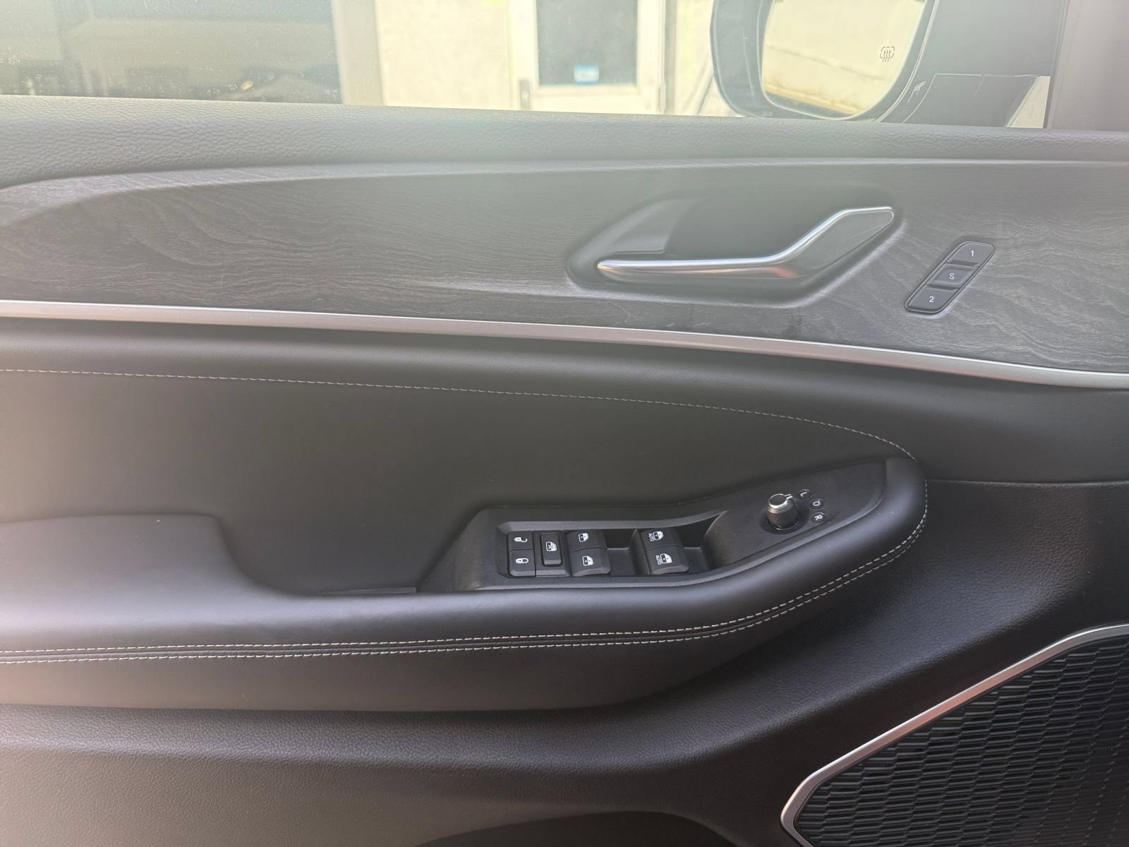 Thumbnail: 2026 Jeep Grand Cherokee - 18