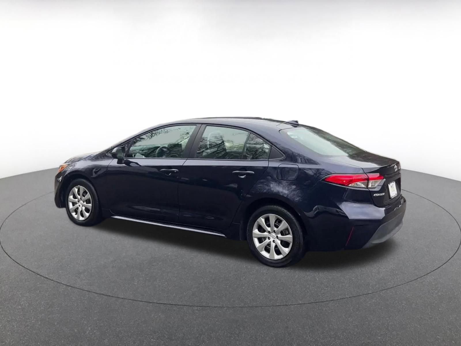 Thumbnail: 2025 Toyota Corolla - 10