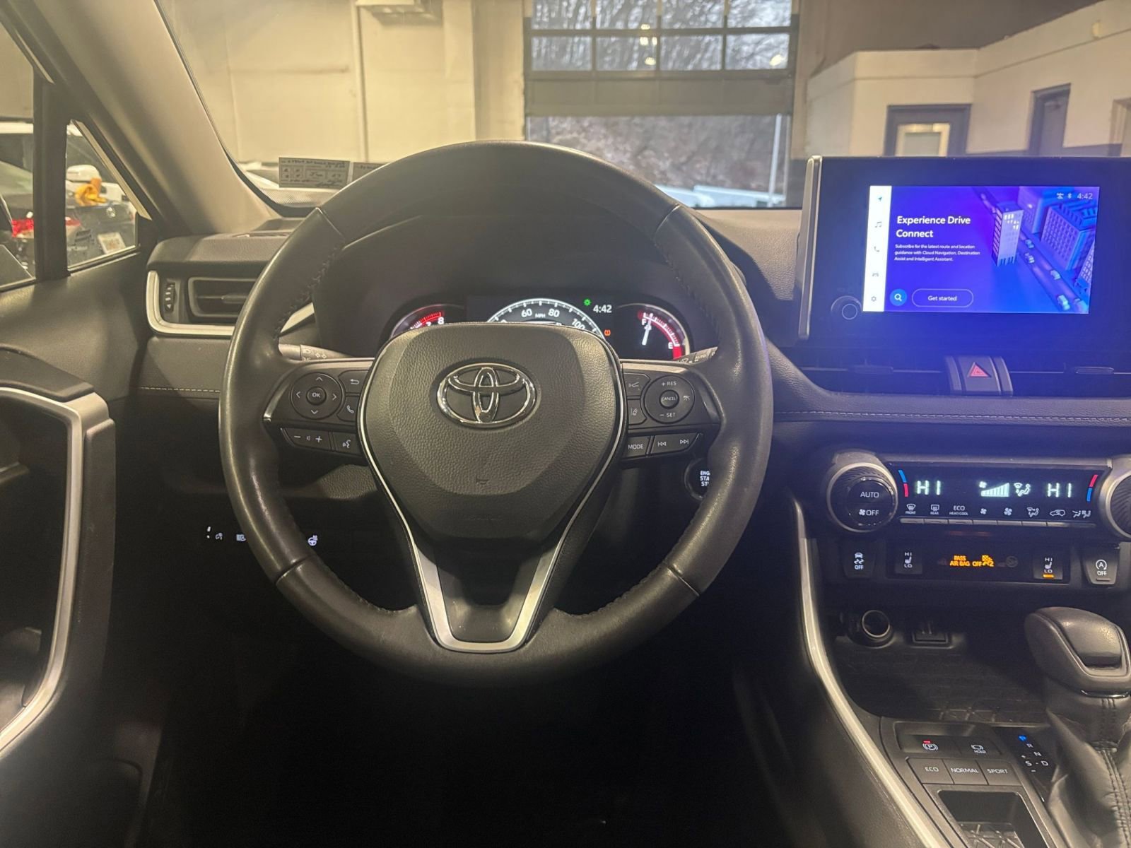 Thumbnail: 2025 Toyota RAV4 - 34