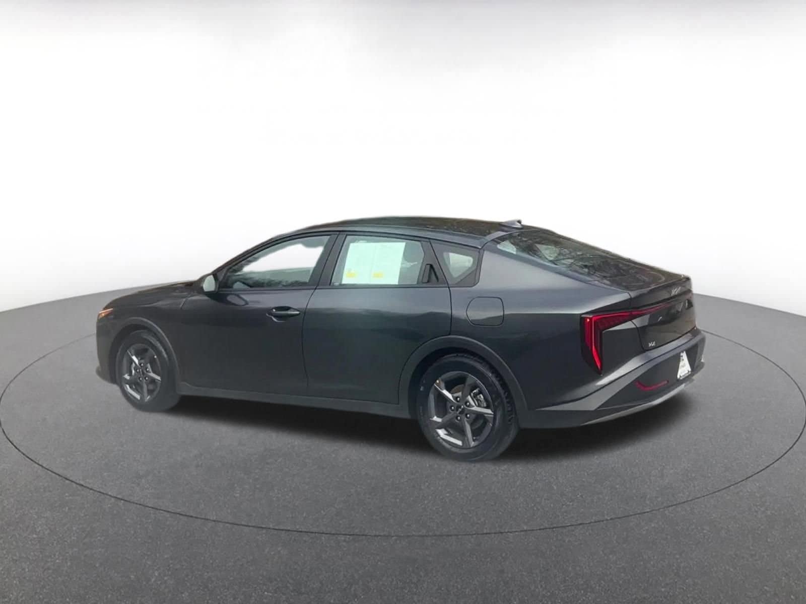 Thumbnail: 2025 Kia K4 - 10