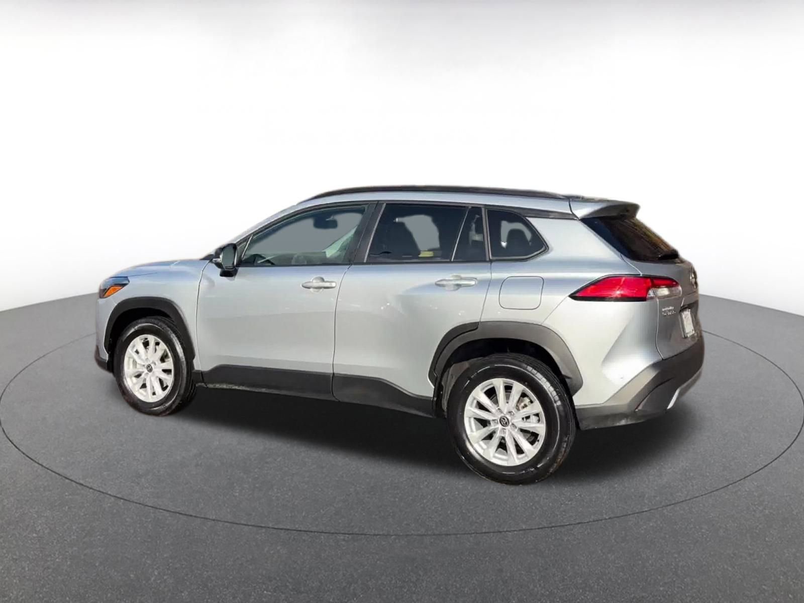 Thumbnail: 2025 Toyota Corolla Cross - 10