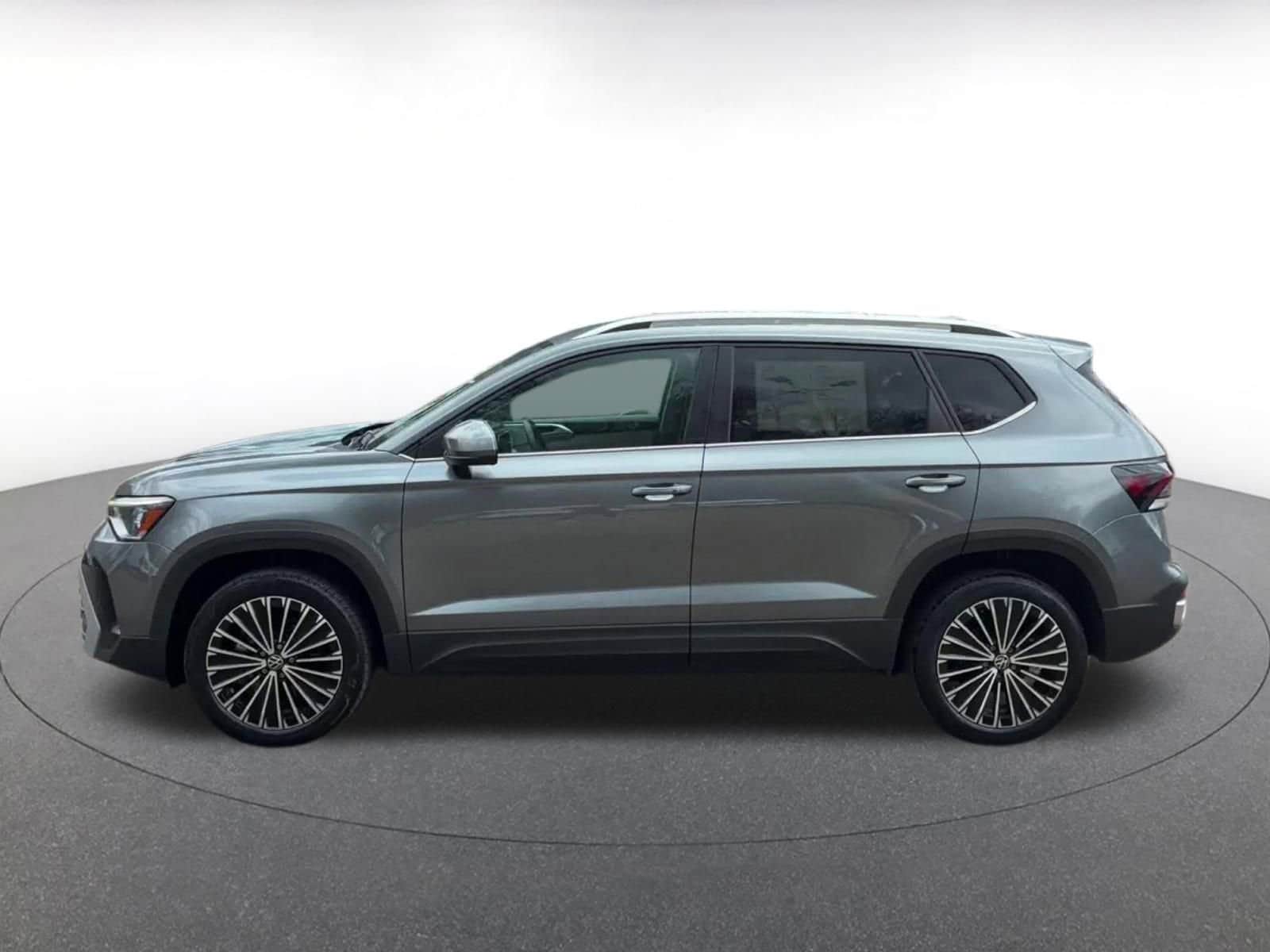 Thumbnail: 2025 Volkswagen Taos - 9