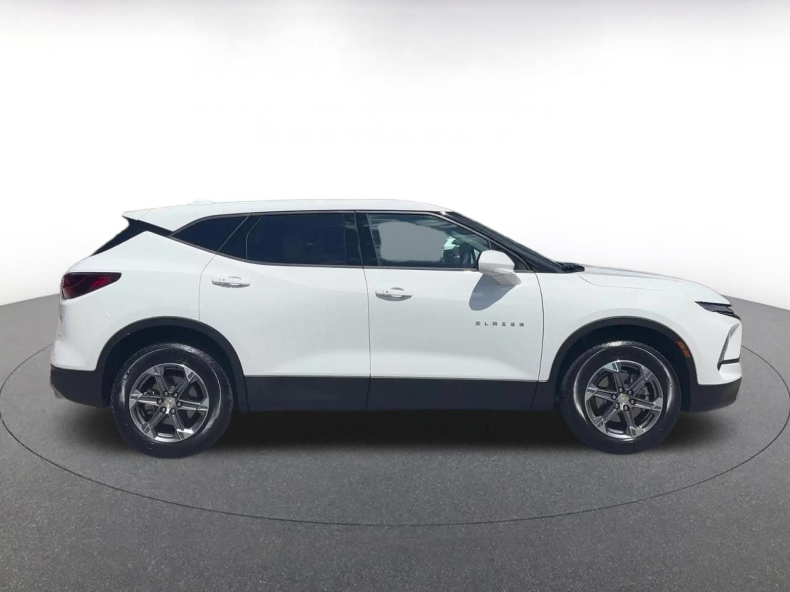 Thumbnail: 2025 Chevrolet Blazer - 17