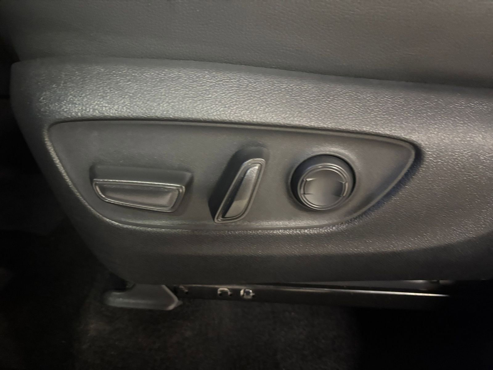 Thumbnail: 2025 Toyota Grand Highlander - 24