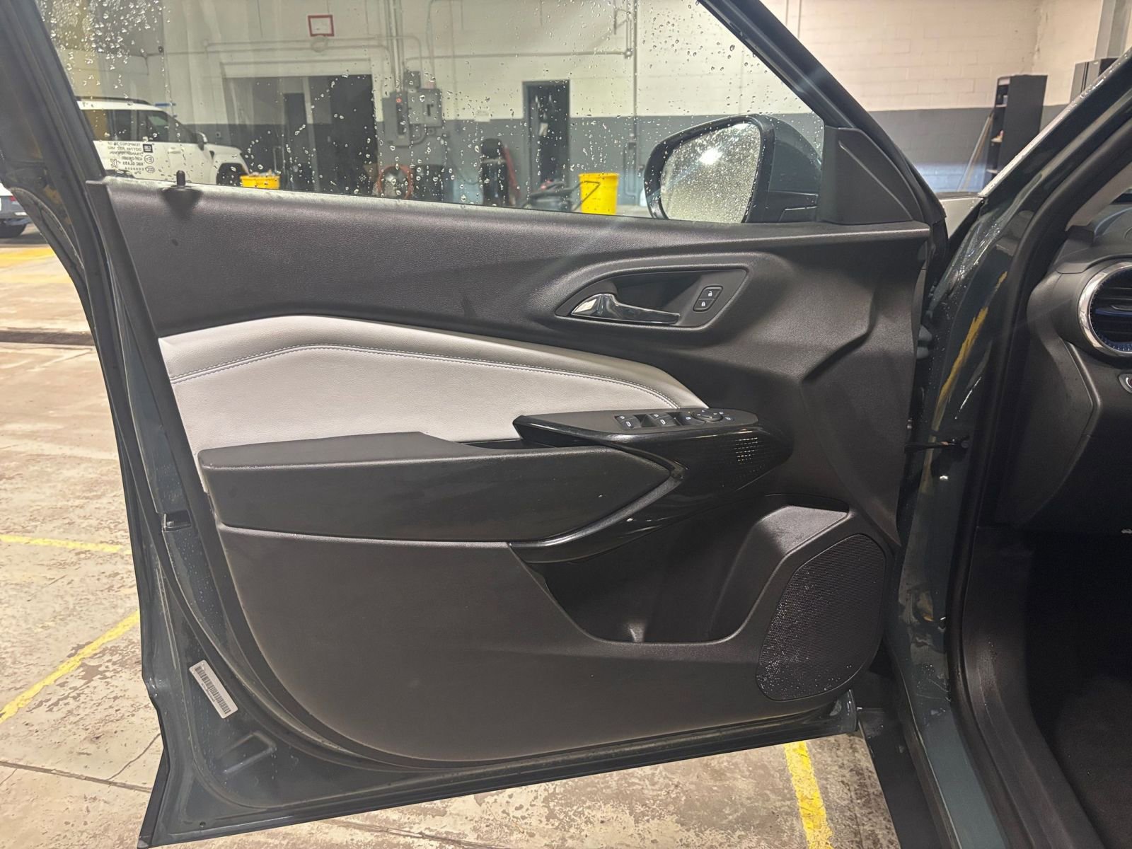 Thumbnail: 2025 Chevrolet Trax - 18