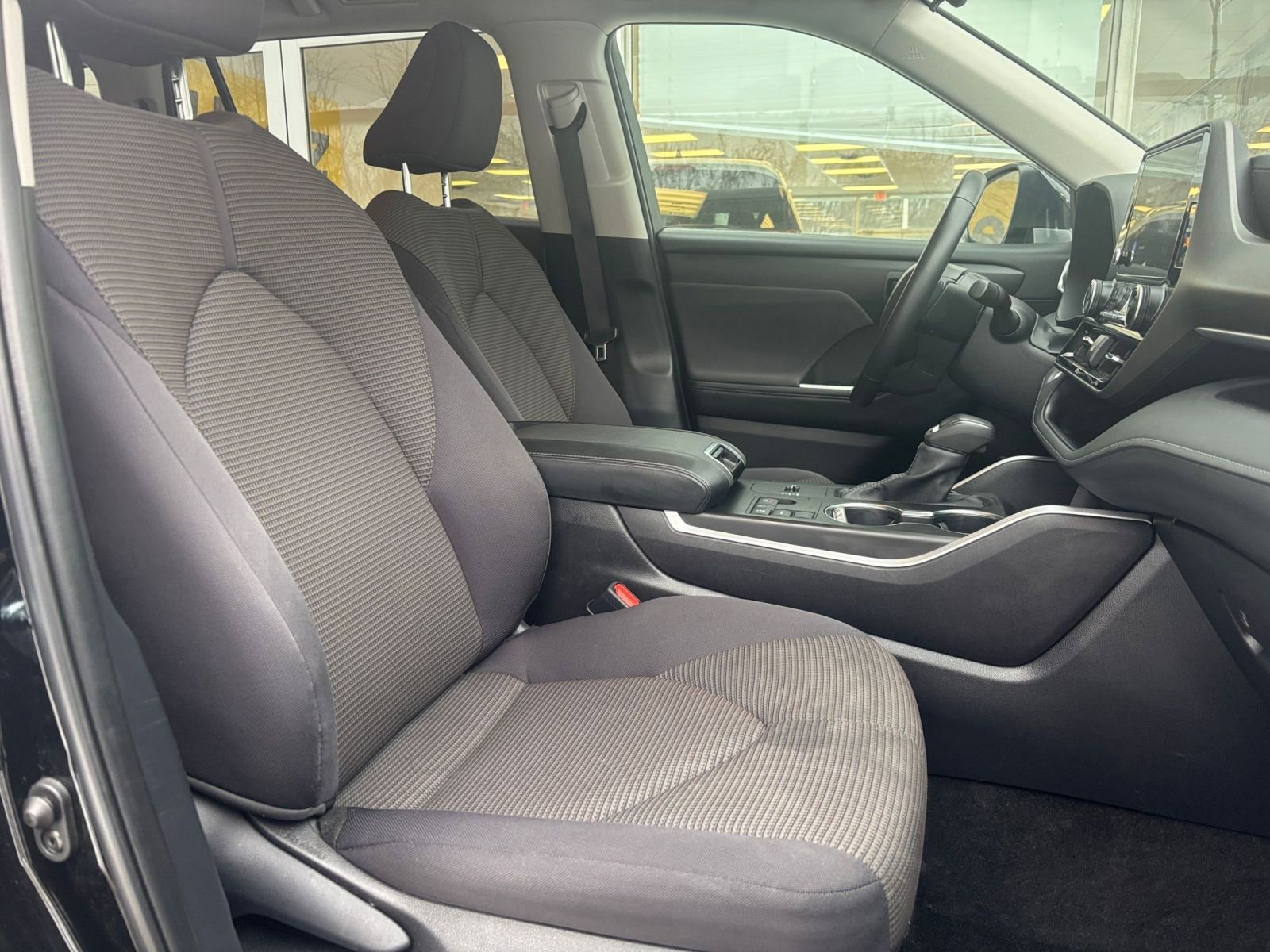 Thumbnail: 2025 Toyota Highlander - 28