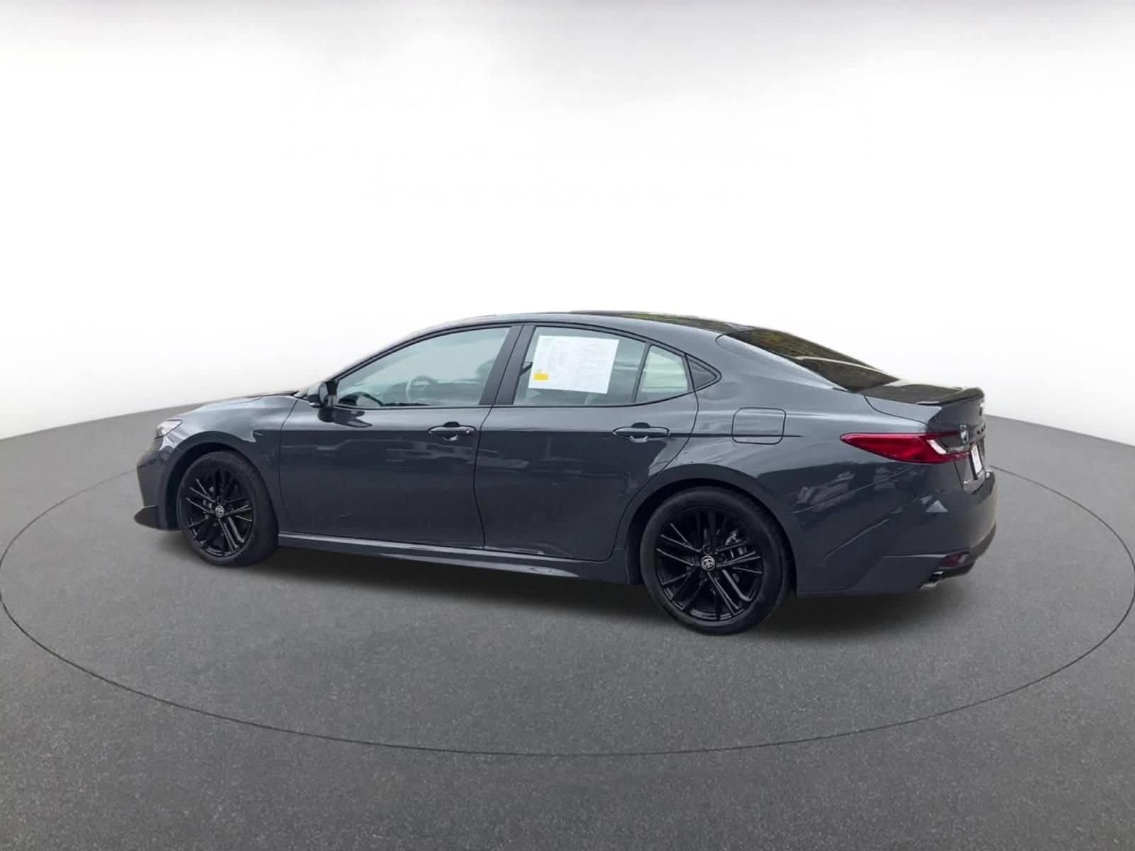 Thumbnail: 2025 Toyota Camry - 10