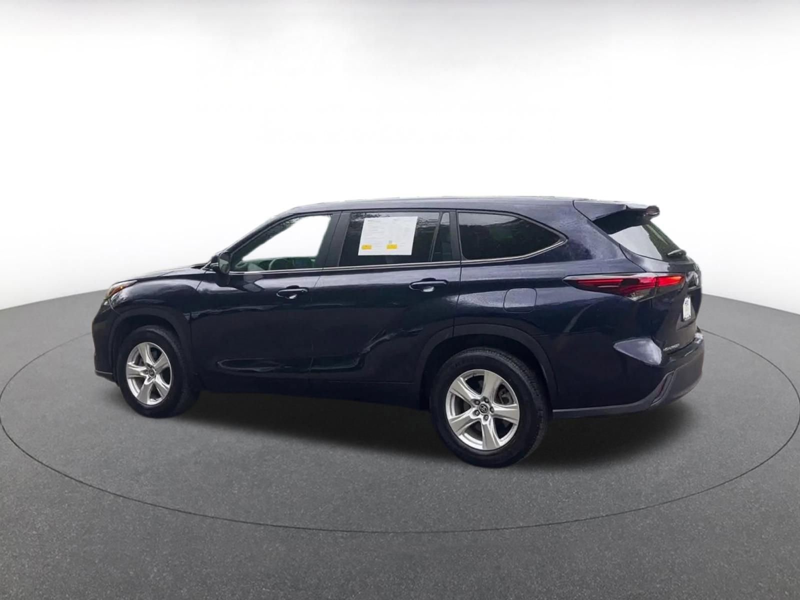 Thumbnail: 2025 Toyota Highlander - 10