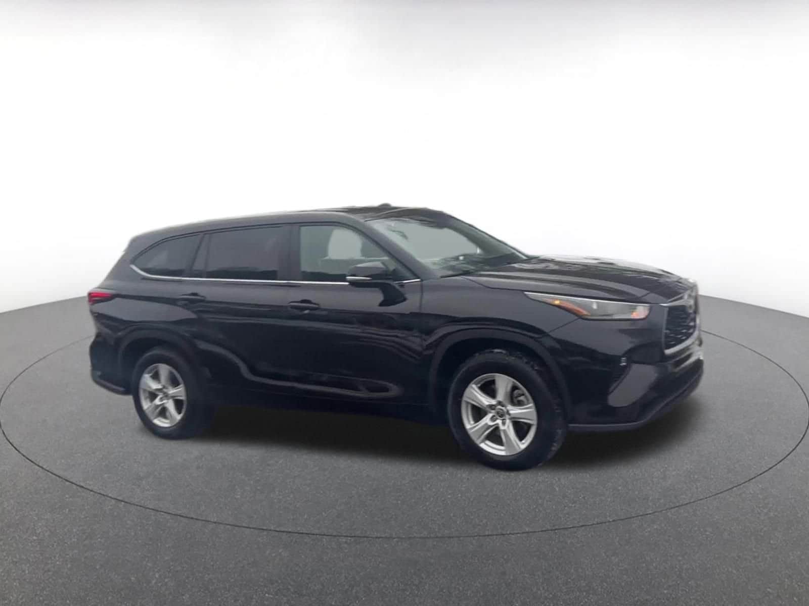 Thumbnail: 2025 Toyota Highlander - 2