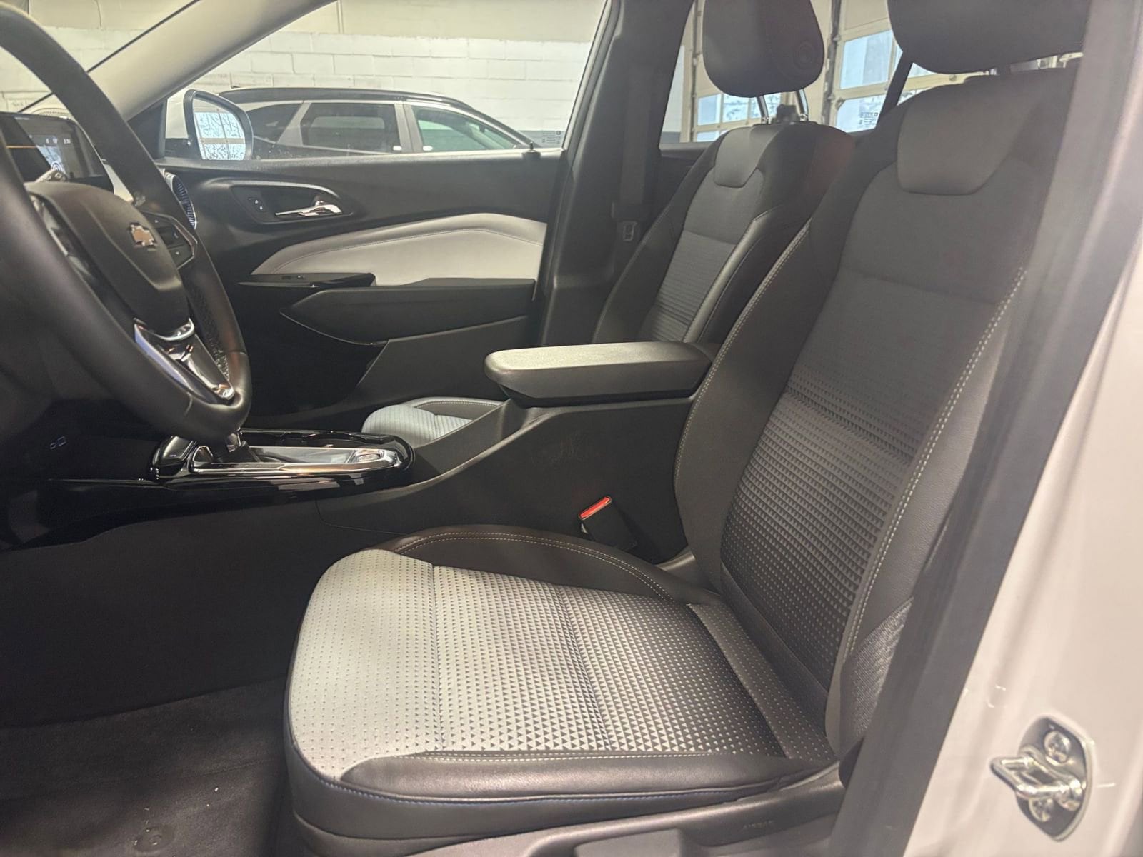 Thumbnail: 2025 Chevrolet Trax - 35