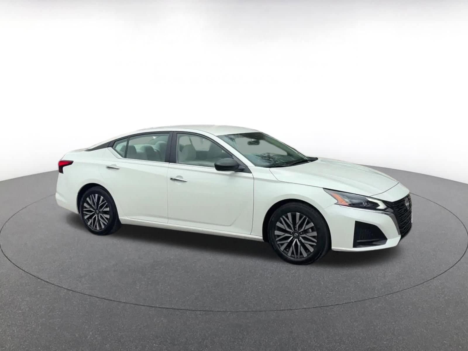 Thumbnail: 2025 Nissan Altima - 2