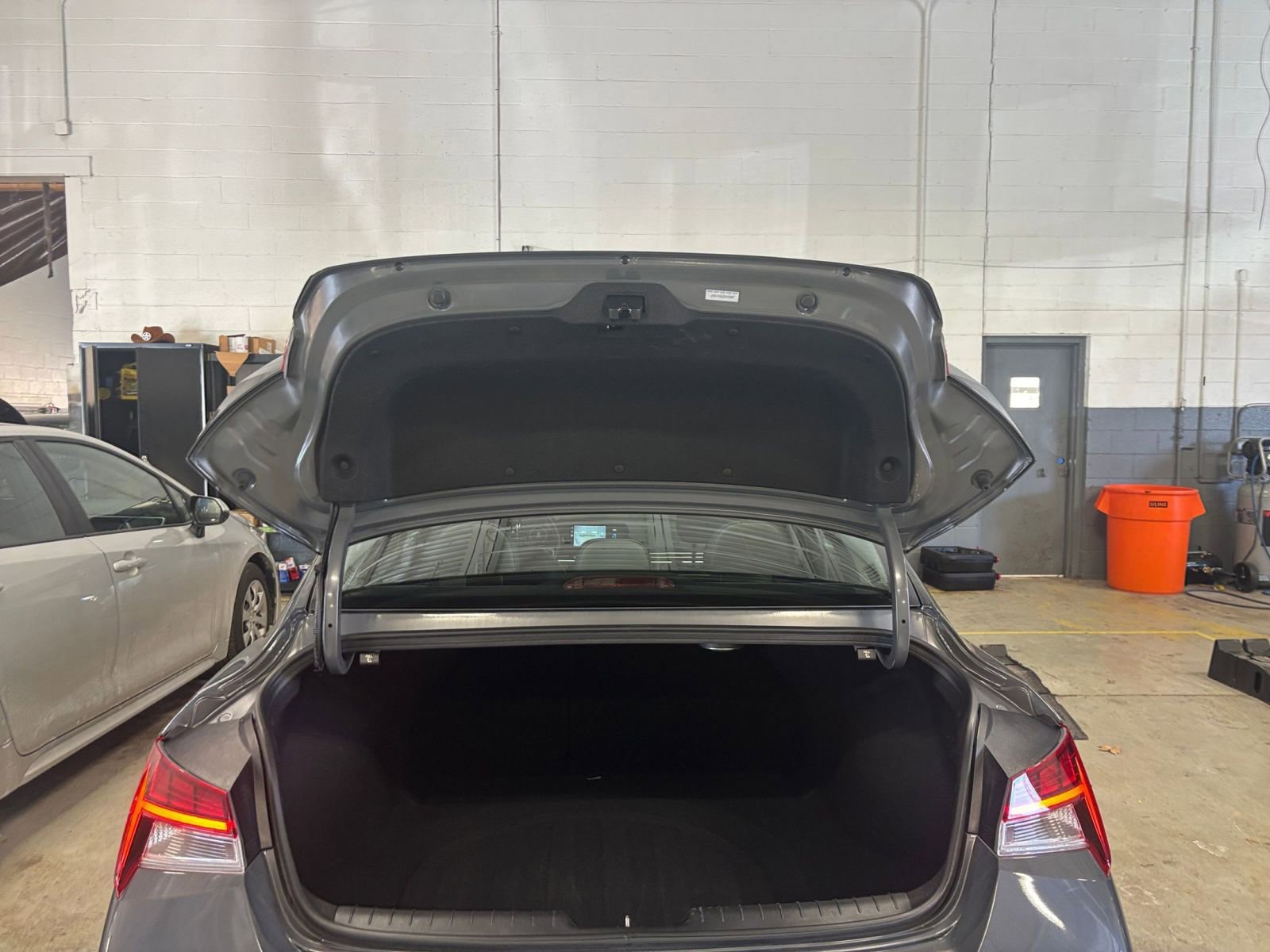 Thumbnail: 2025 Hyundai Elantra - 33