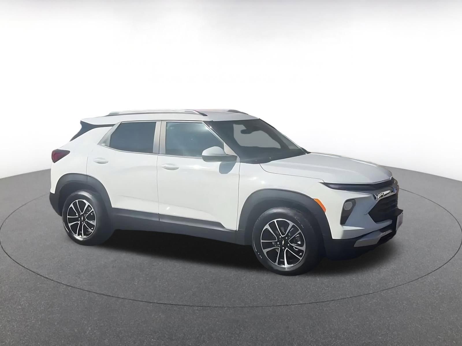 Thumbnail: 2025 Chevrolet TrailBlazer - 2