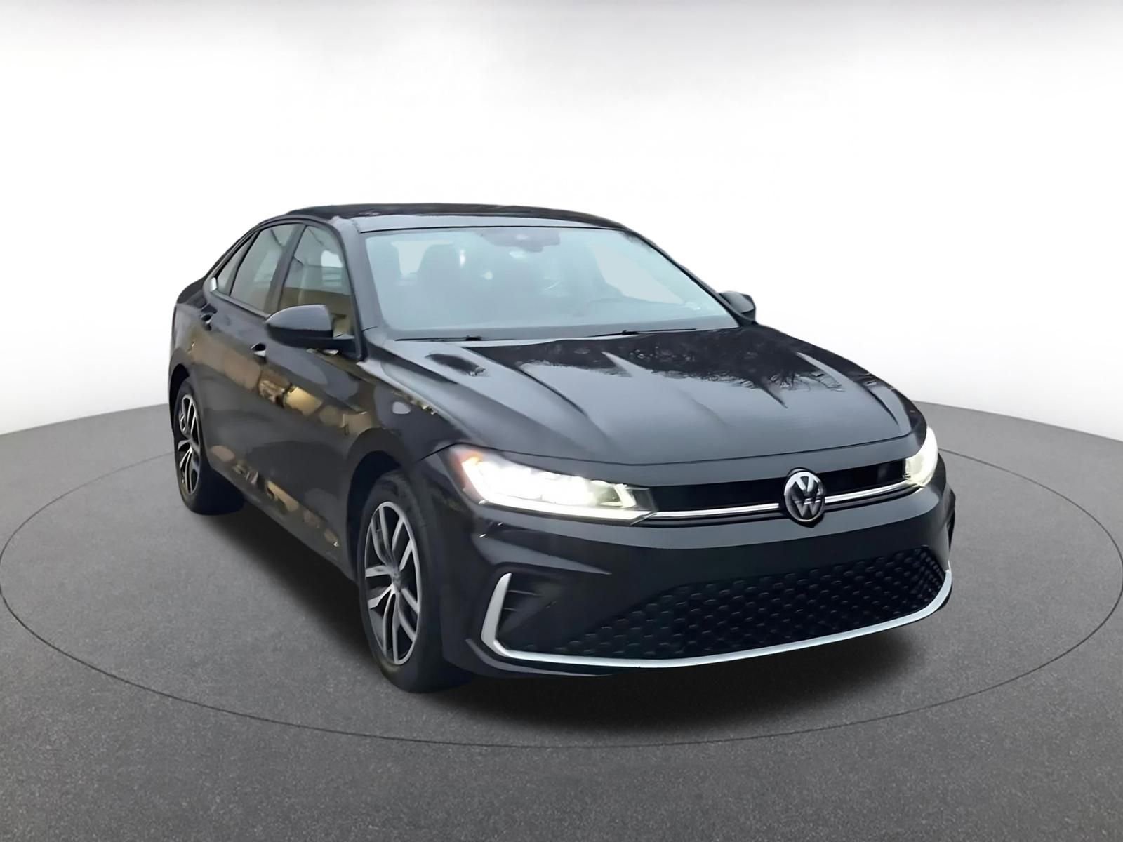 Thumbnail: 2025 Volkswagen Jetta - 3