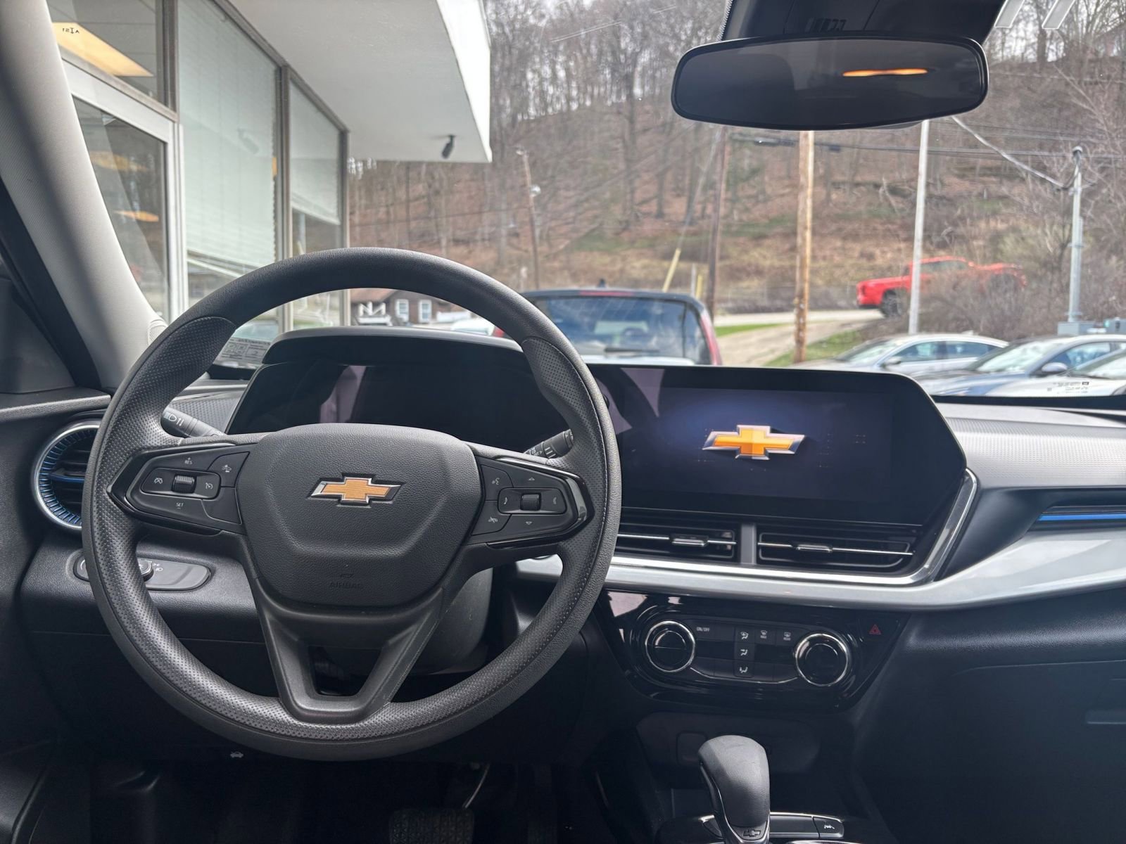 Thumbnail: 2025 Chevrolet Trax - 34