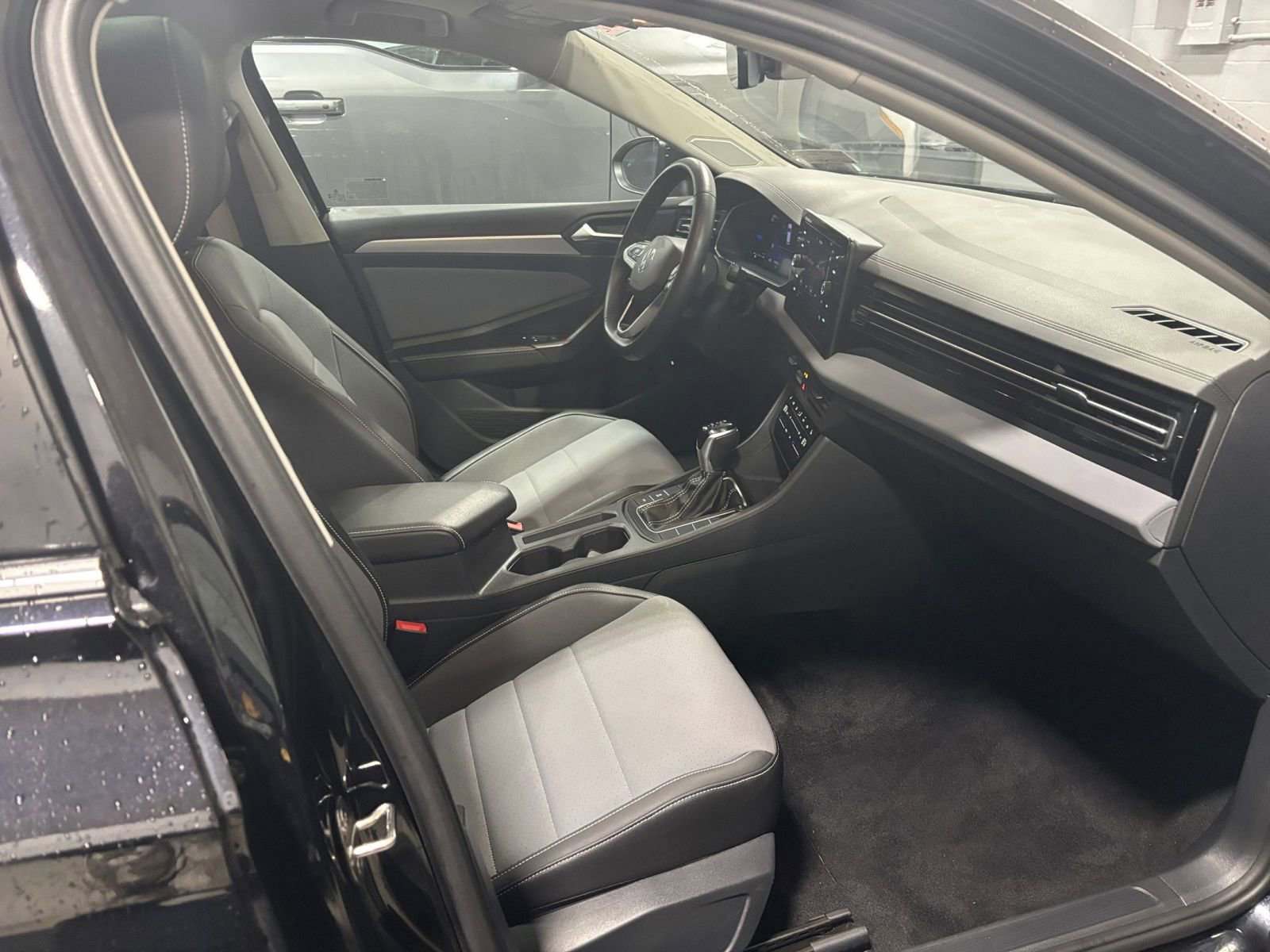 Thumbnail: 2025 Volkswagen Jetta - 25