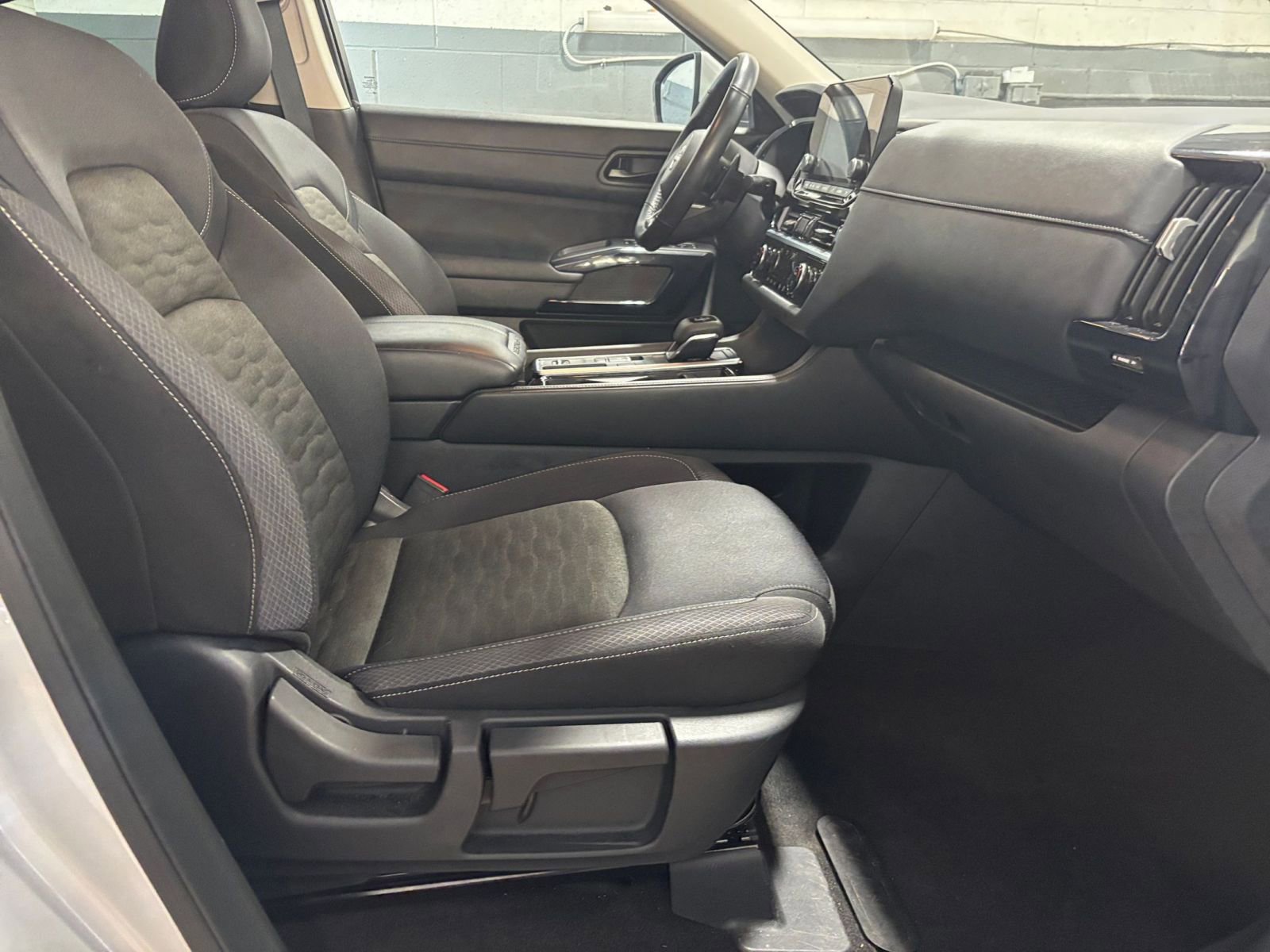 Thumbnail: 2025 Nissan Pathfinder - 28