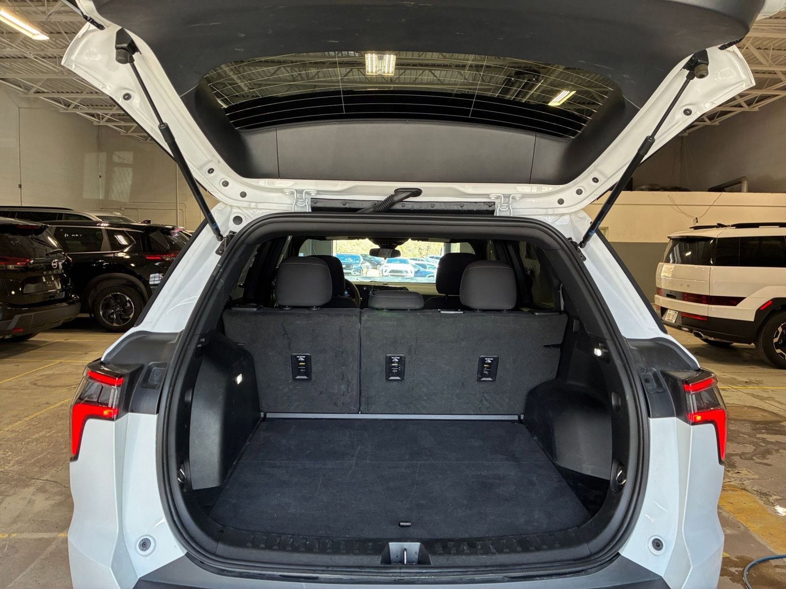 Thumbnail: 2025 Chevrolet Equinox - 31