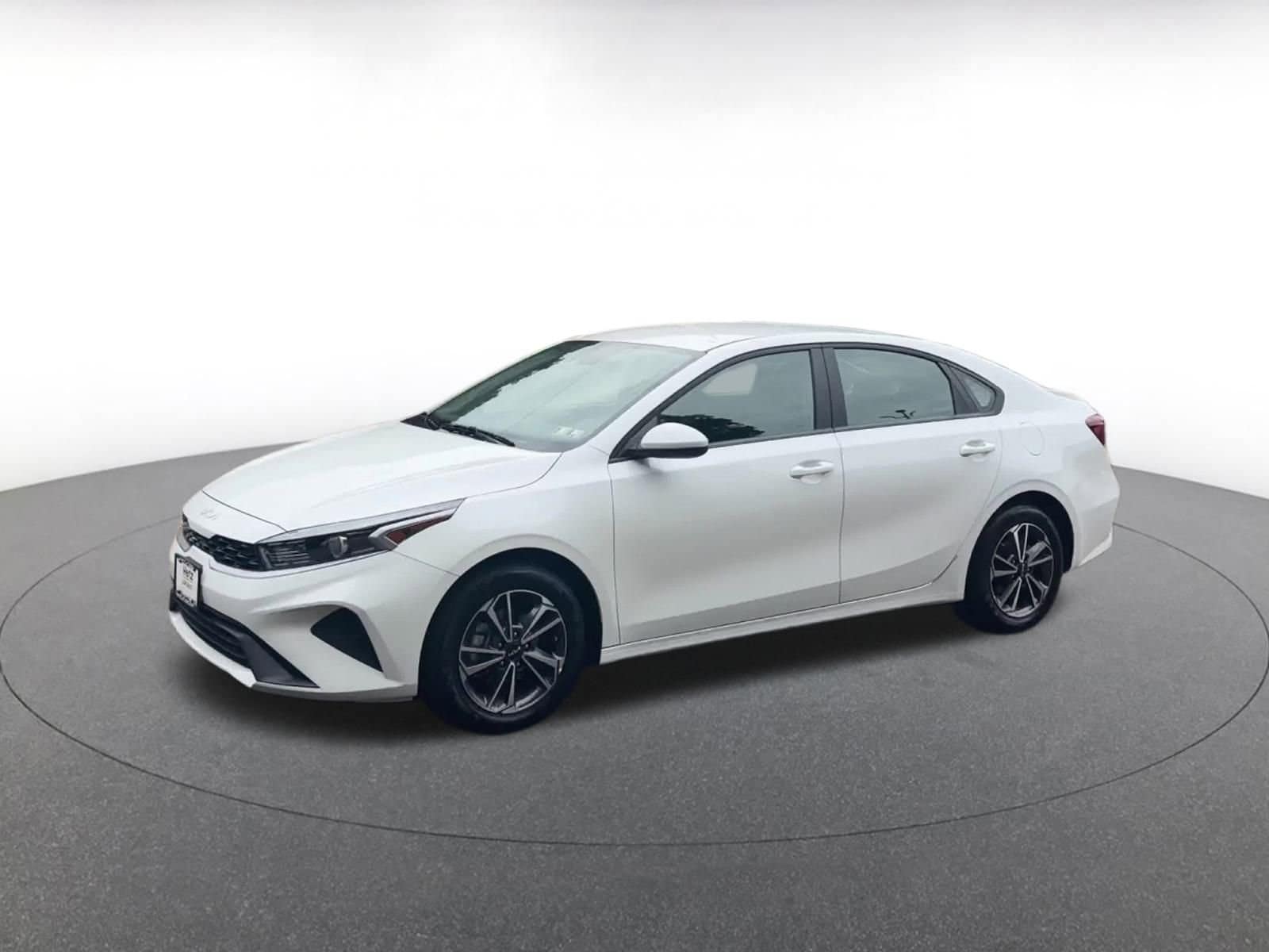 Thumbnail: 2024 Kia Forte - 7