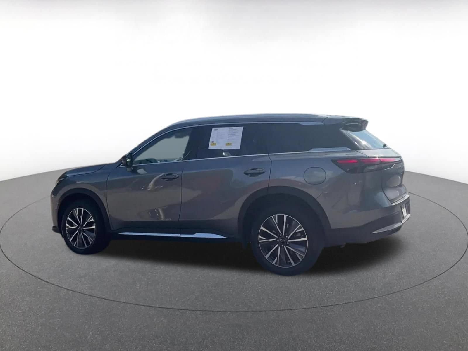 Thumbnail: 2026 INFINITI QX60 - 10