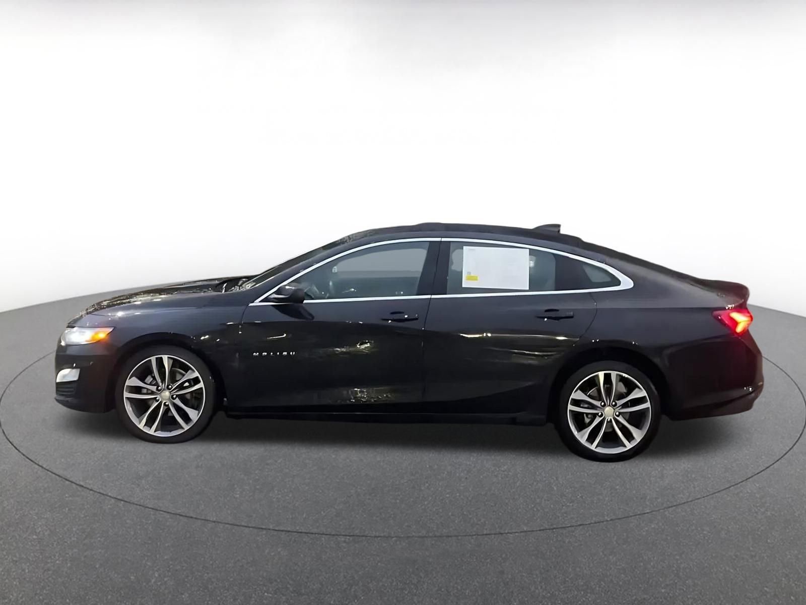 Thumbnail: 2024 Chevrolet Malibu - 9