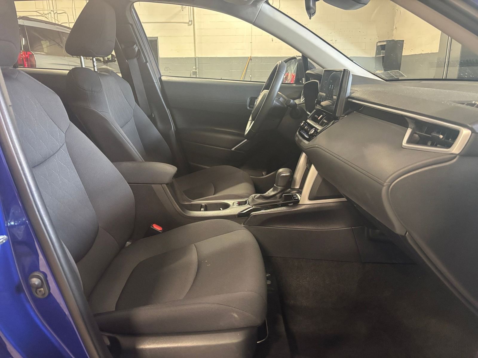 Thumbnail: 2025 Toyota Corolla Cross - 25