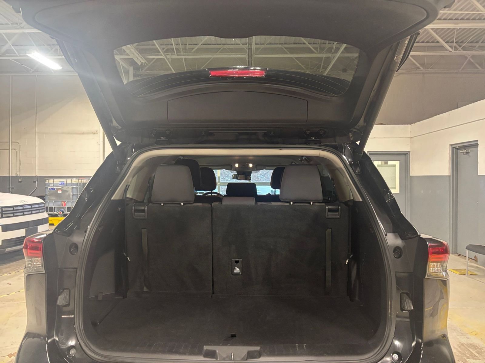 Thumbnail: 2025 Toyota Highlander - 34