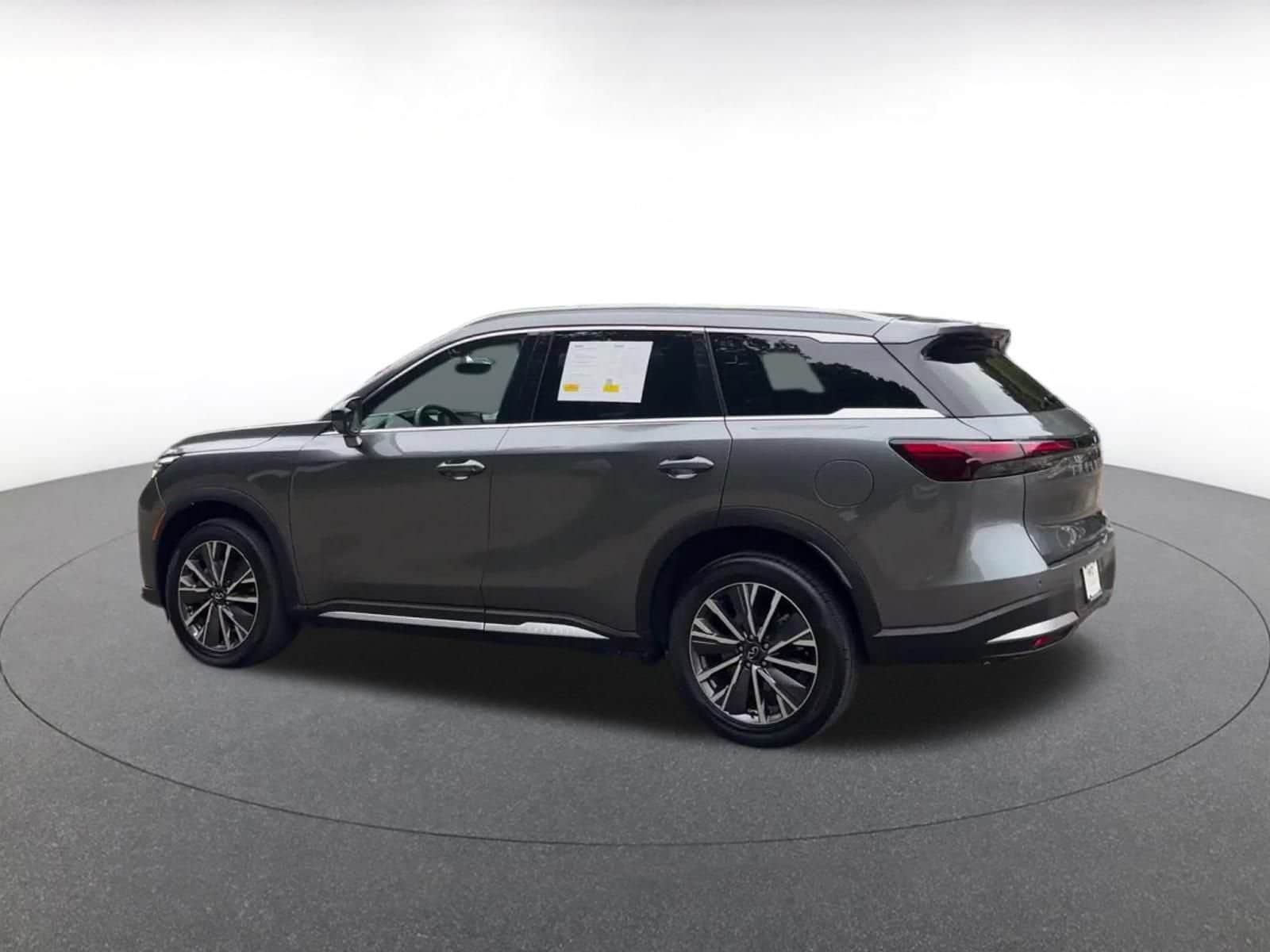 Thumbnail: 2026 INFINITI QX60 - 10