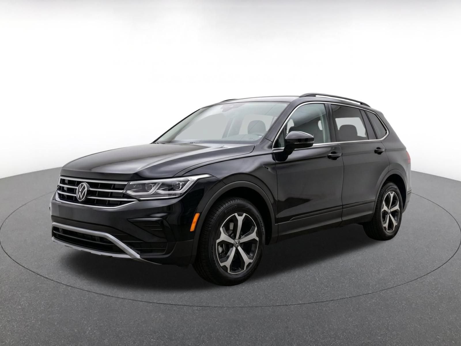 Thumbnail: 2026 Volkswagen Tiguan - 3