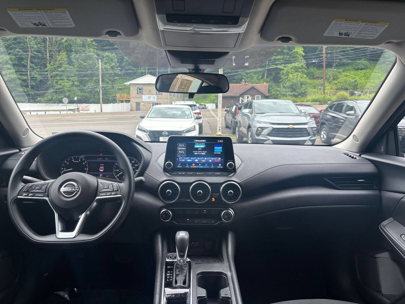 Thumbnail: 2025 Nissan Sentra - 32