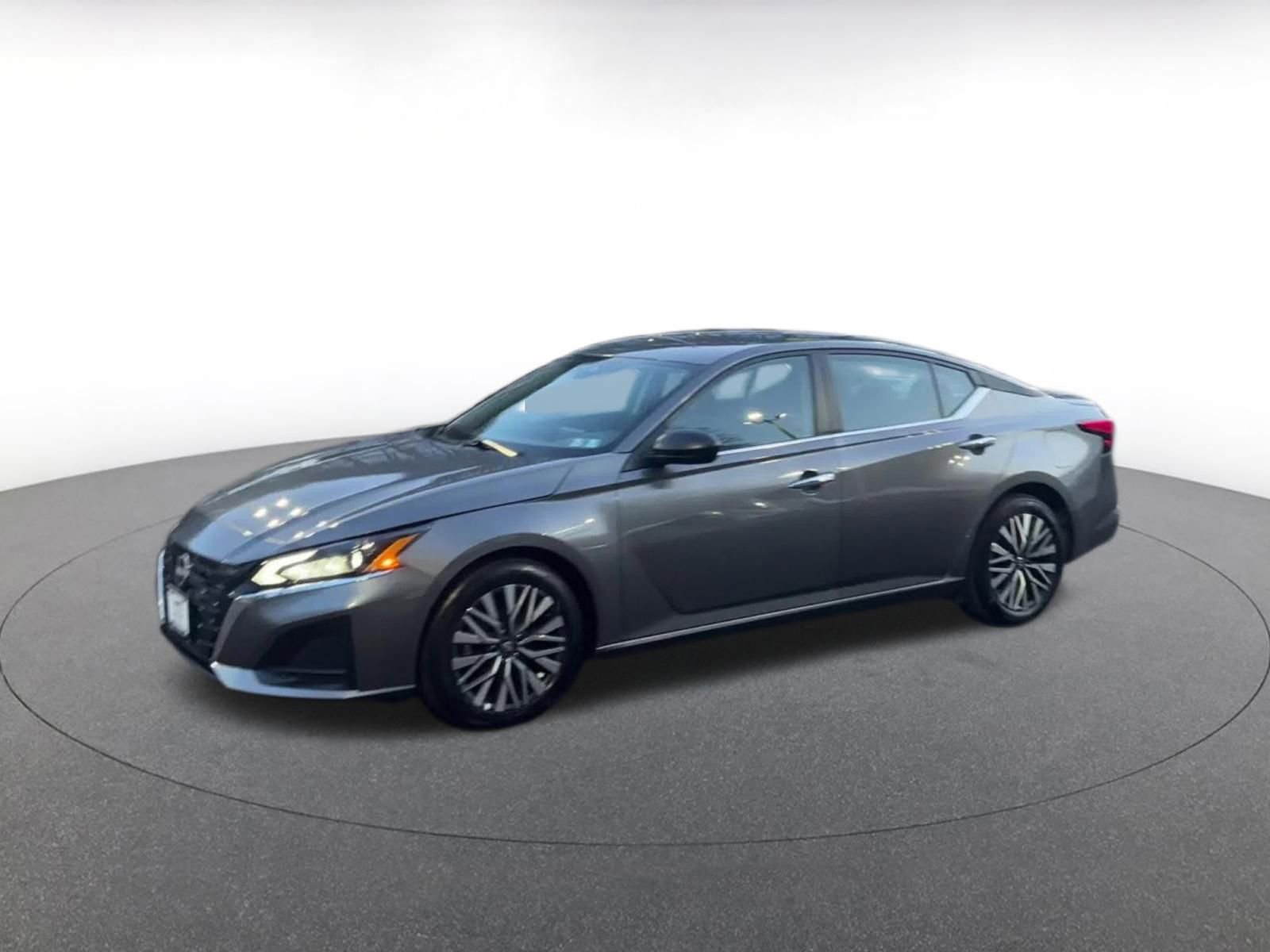 Thumbnail: 2025 Nissan Altima - 8