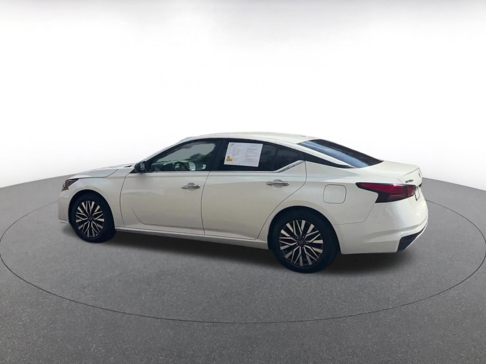 Thumbnail: 2025 Nissan Altima - 10