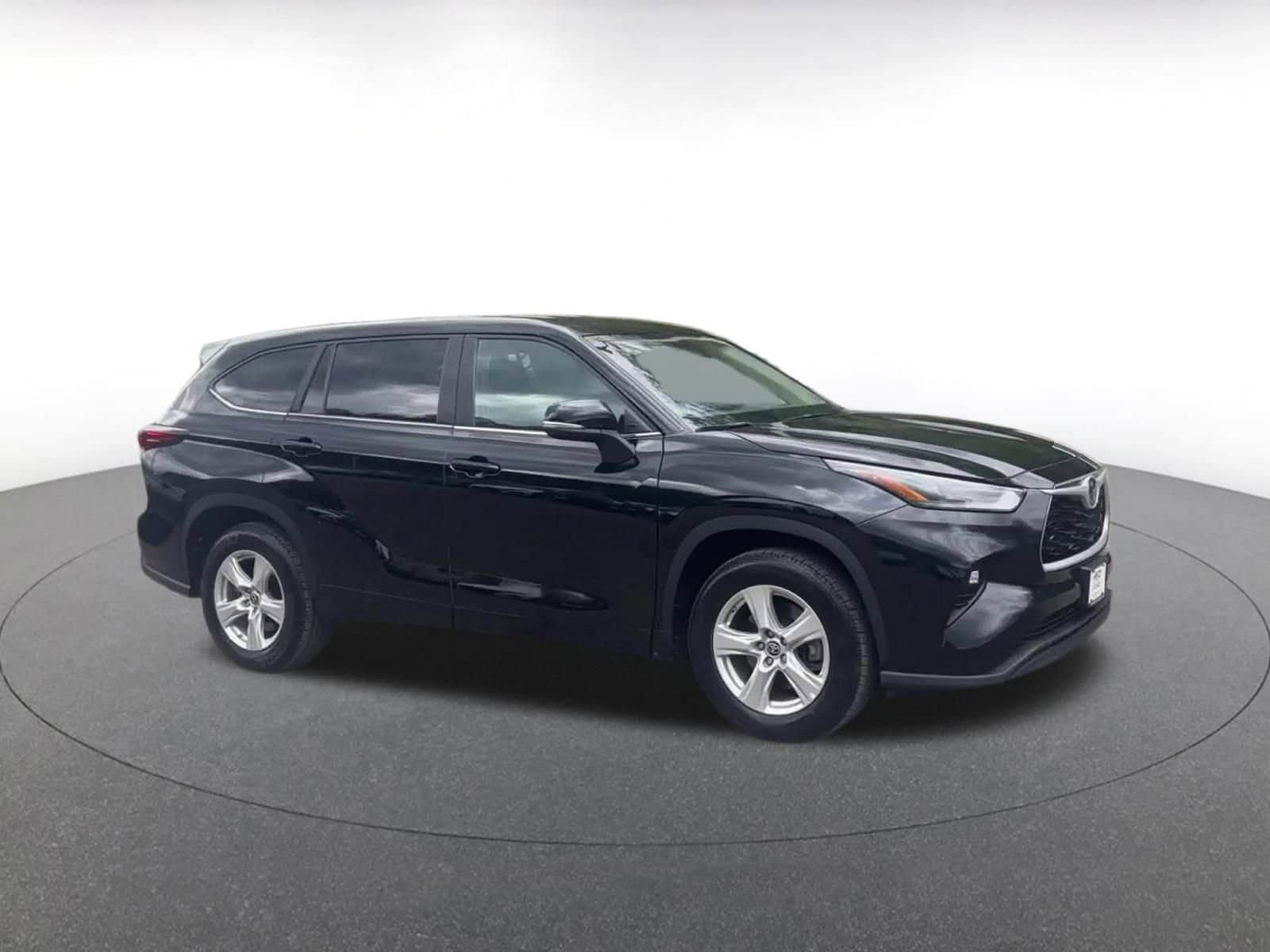 Thumbnail: 2025 Toyota Highlander - 2
