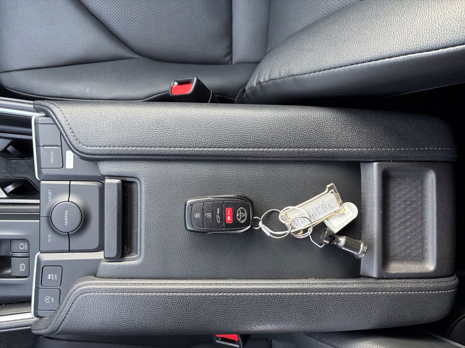 Thumbnail: 2025 Toyota Grand Highlander - 27