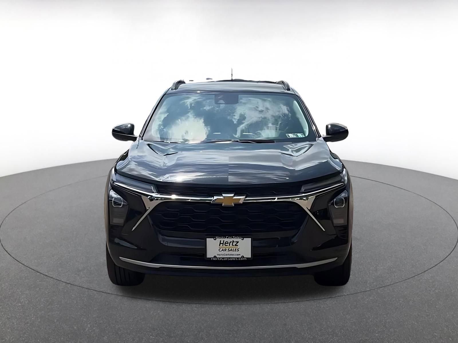 Thumbnail: 2025 Chevrolet Trax - 4
