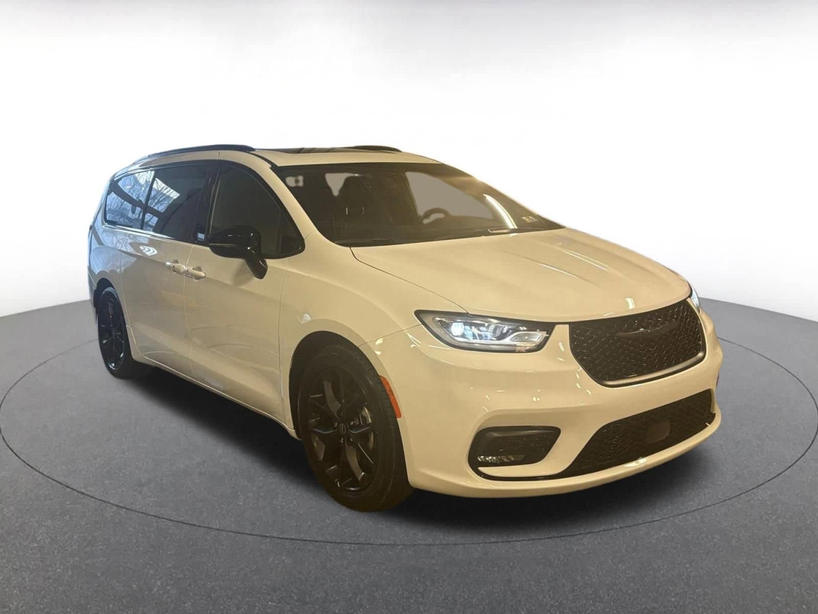 Thumbnail: 2025 Chrysler Pacifica - 1