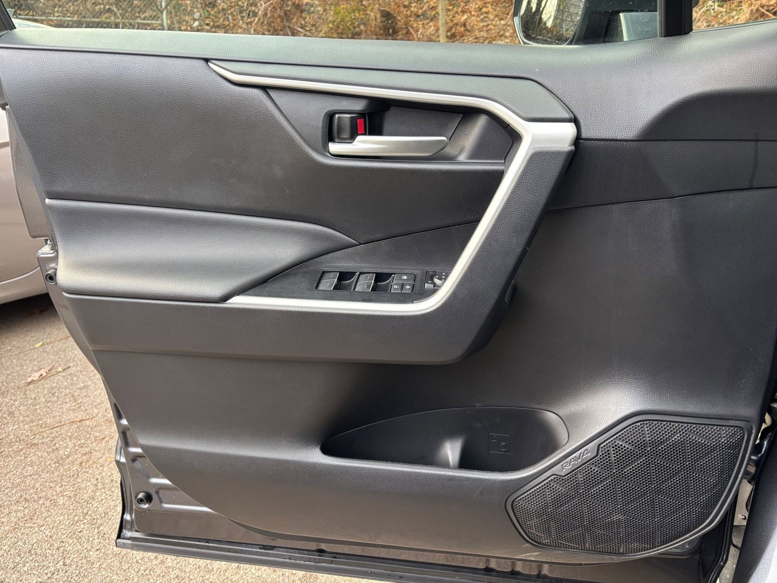 Thumbnail: 2025 Toyota RAV4 - 20