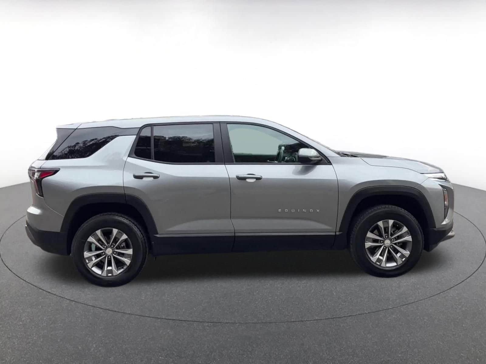 Thumbnail: 2025 Chevrolet Equinox - 16