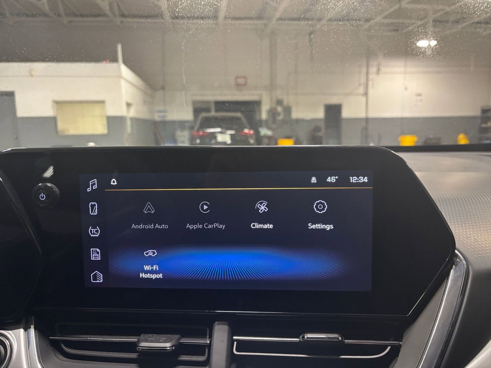 Thumbnail: 2025 Chevrolet Trax - 21