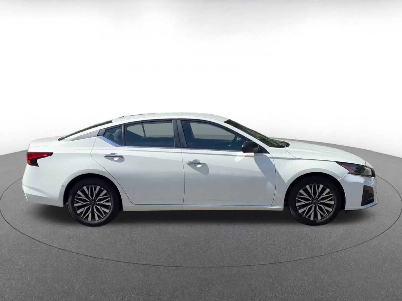 Thumbnail: 2025 Nissan Altima - 16