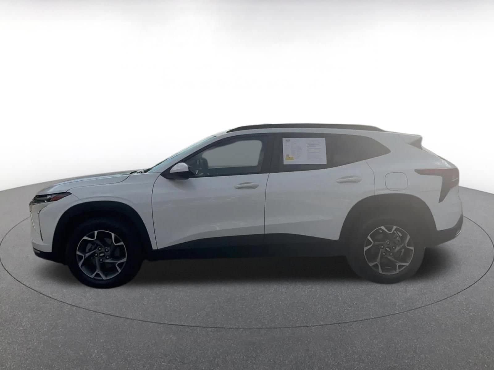 Thumbnail: 2025 Chevrolet Trax - 9