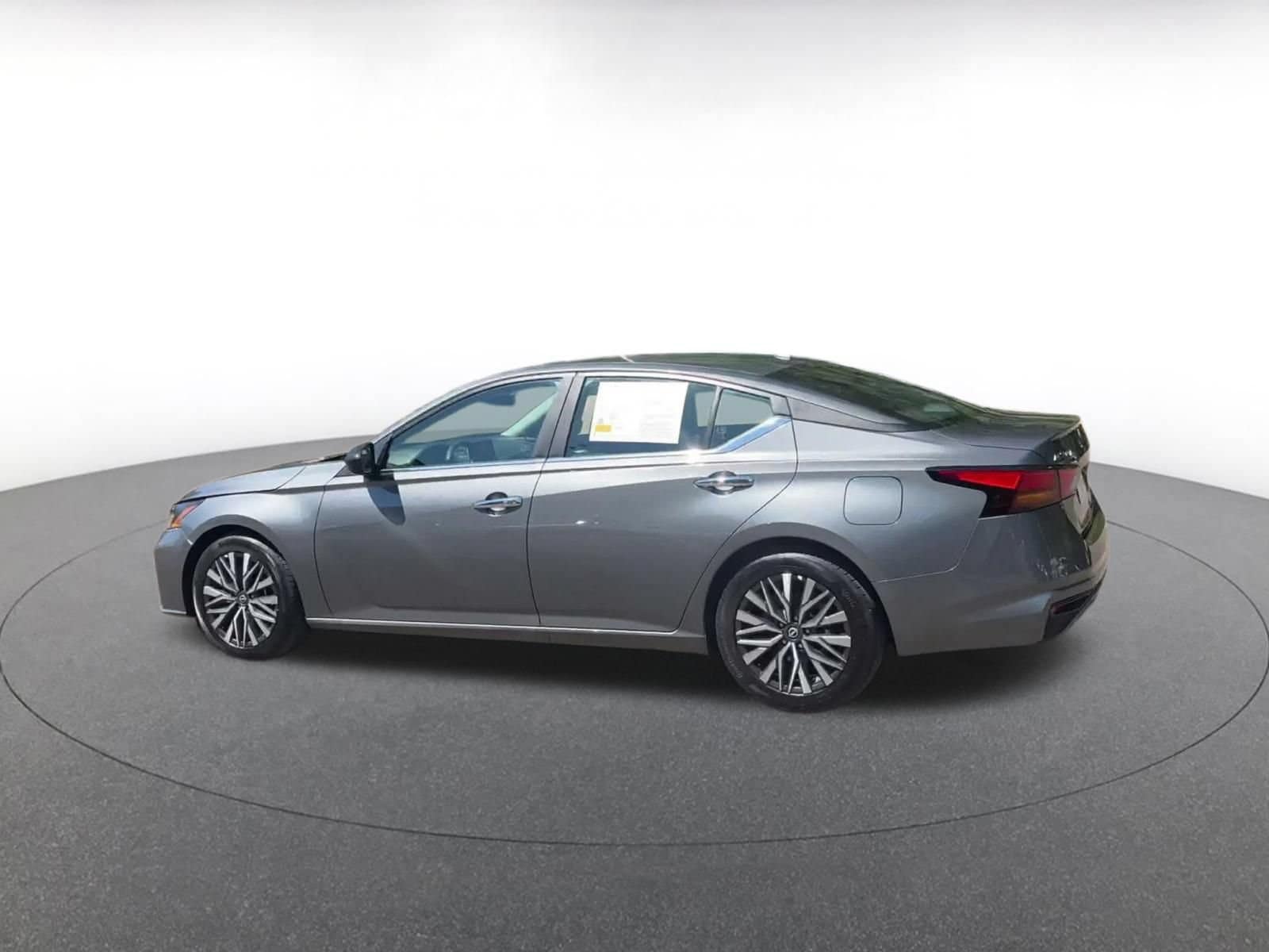 Thumbnail: 2025 Nissan Altima - 9