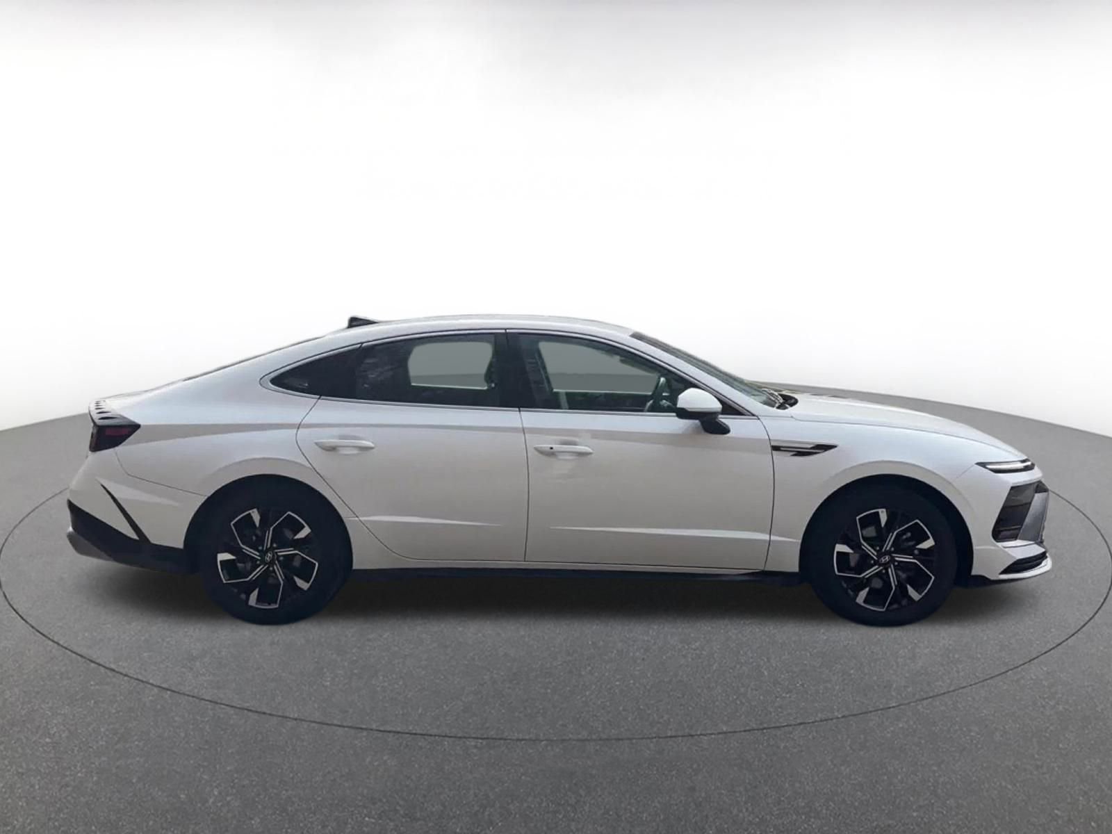 Thumbnail: 2025 Hyundai Sonata - 16