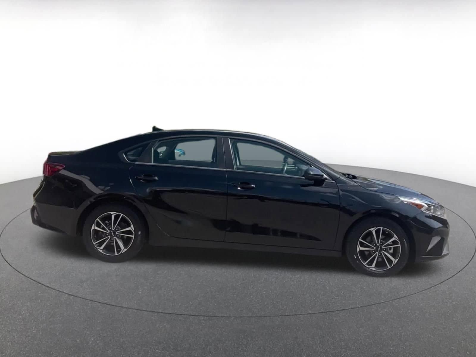 Thumbnail: 2024 Kia Forte - 15