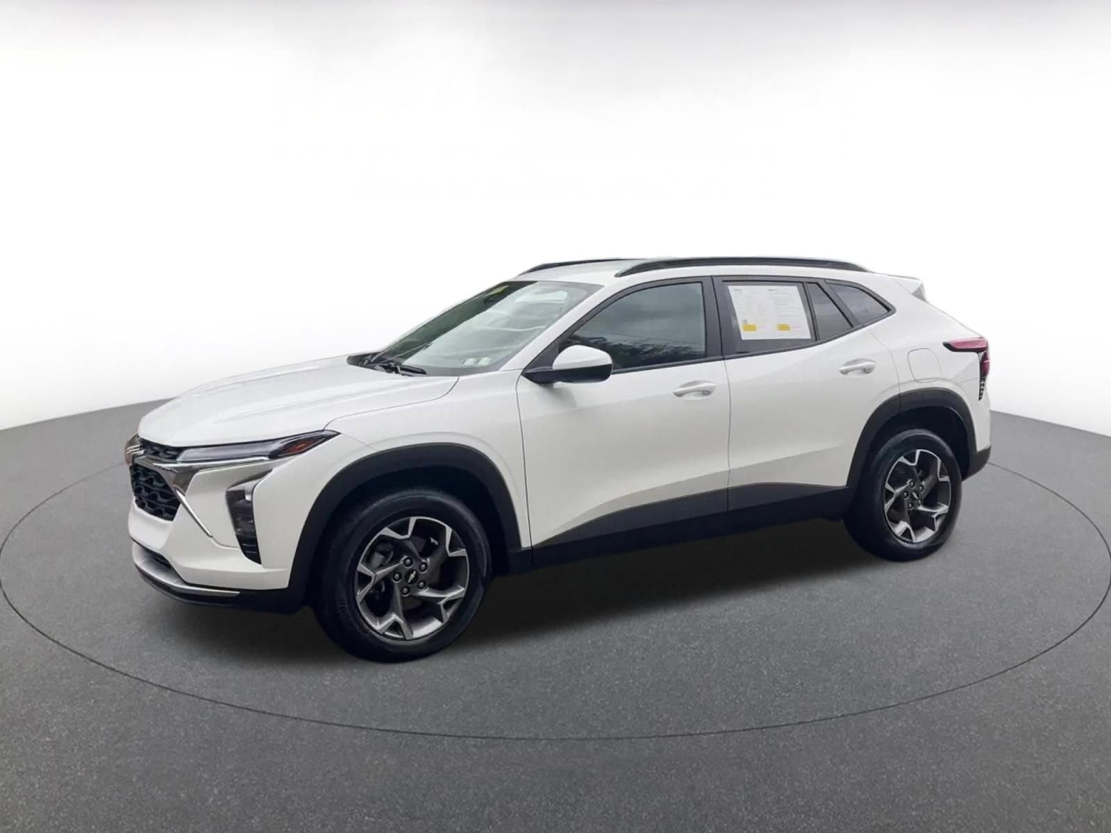 Thumbnail: 2025 Chevrolet Trax - 8