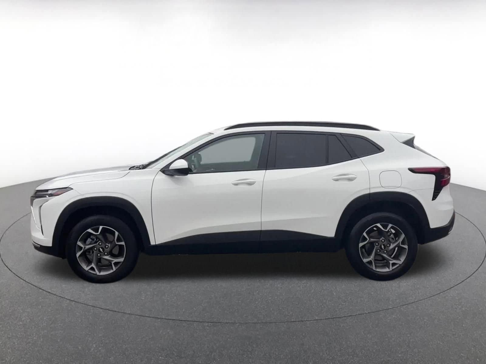 Thumbnail: 2025 Chevrolet Trax - 9