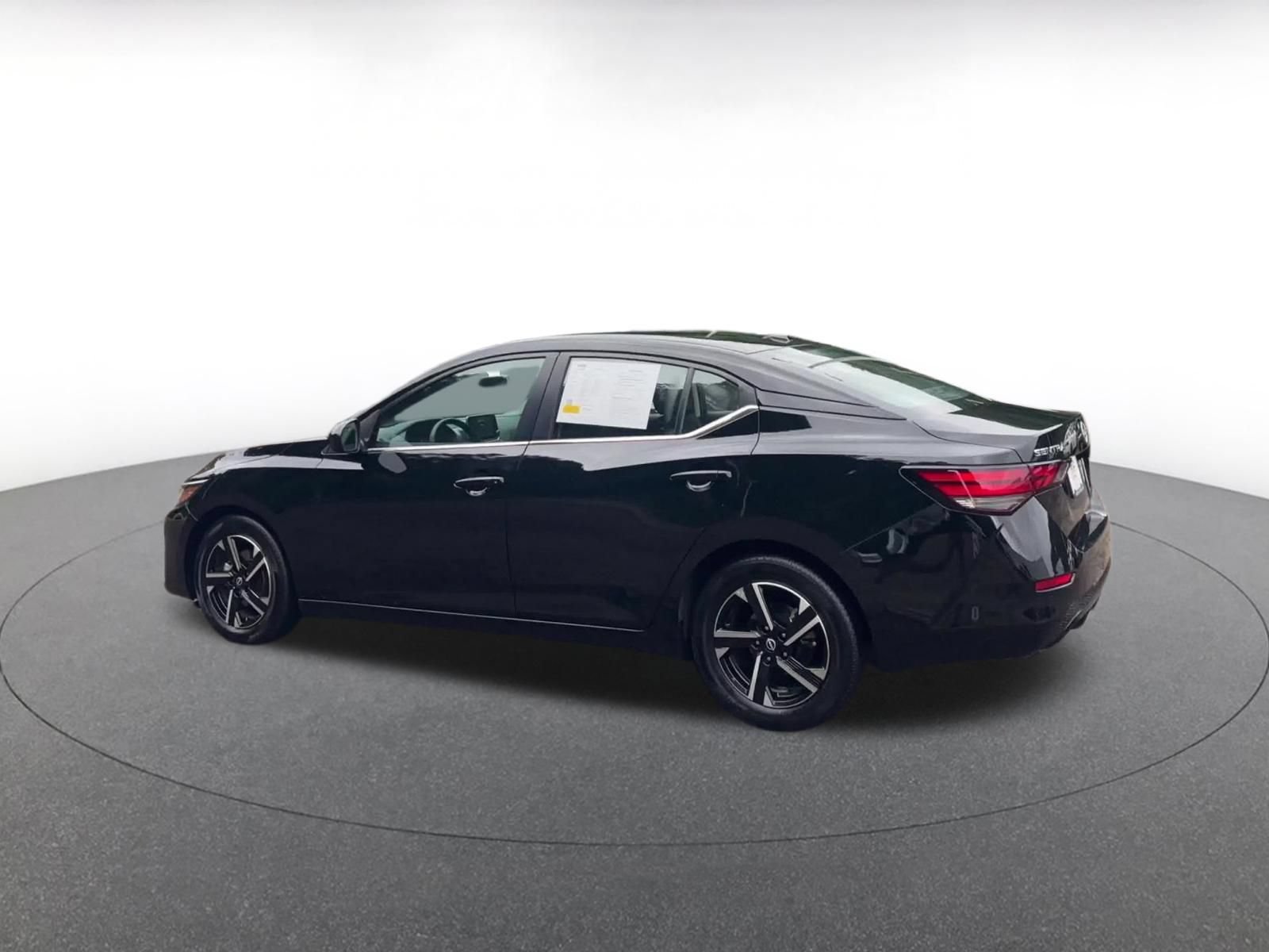 Thumbnail: 2025 Nissan Sentra - 10