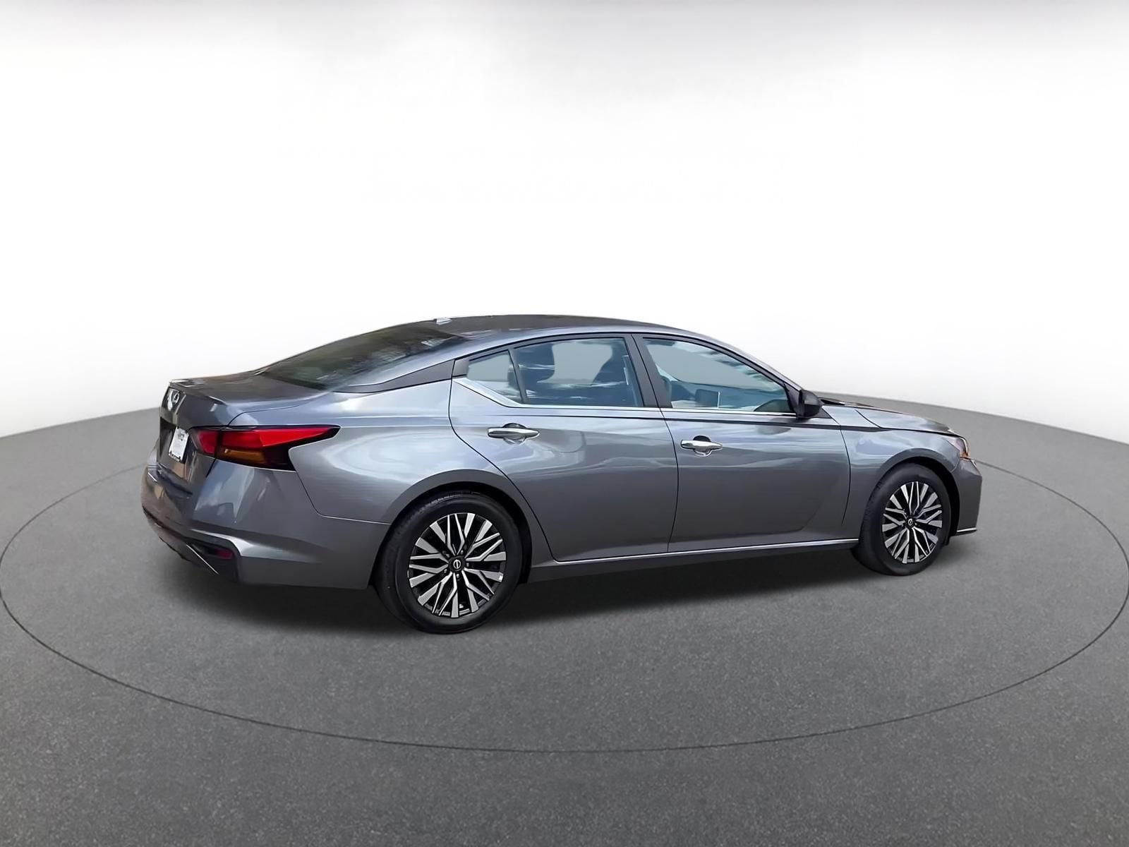 Thumbnail: 2025 Nissan Altima - 11